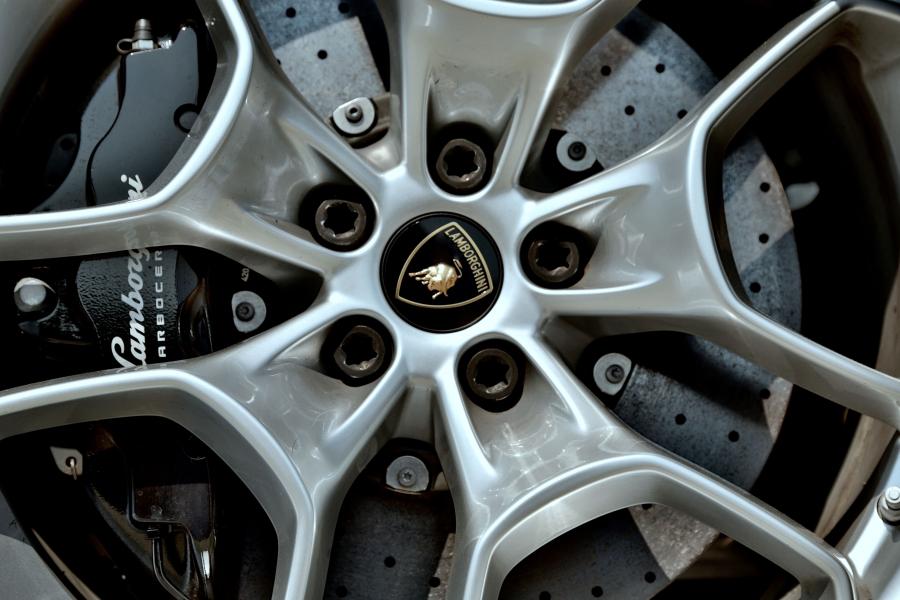 Колеса Lamborghini Huracan LP610-4 Spyder 2015 года  (NA) (фото 15 из 19)